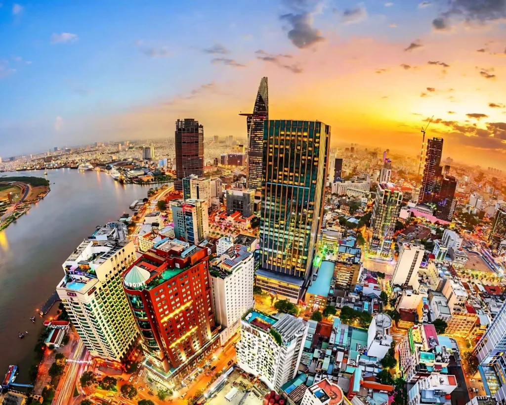 Bước ngoặt khi Việt Nam vào nhóm thu nhập trung bình cao