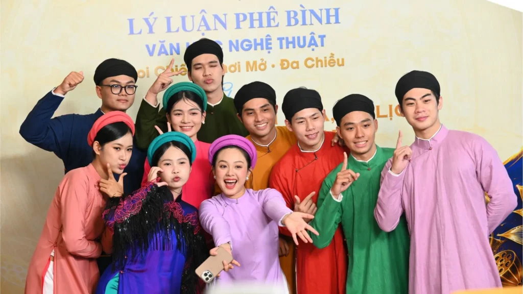Dữ liệu di sản và dòng chảy mới của cổ phục Việt_9