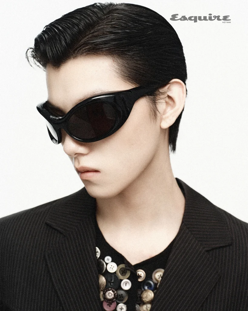 EQVN-UNCROWNED-PRINCE-23