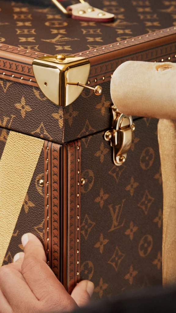 LOUIS VUITTON_FIFA WORLD CUP 2026_TROPHY TRUNK SAVOIR FAIRE VISUALS8