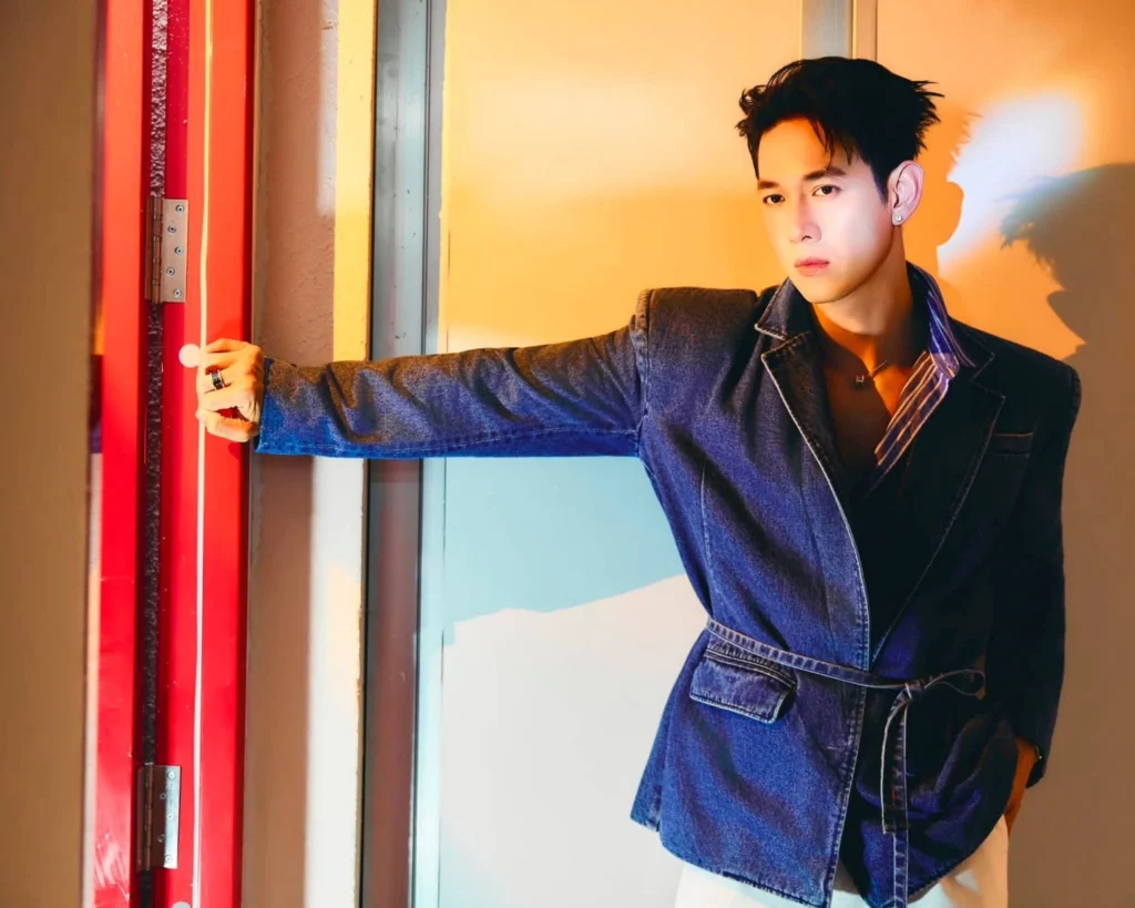 Song Luân khẳng định phong cách quý ông hiện đại tại tập mở màn Tinh Hà Say Hi