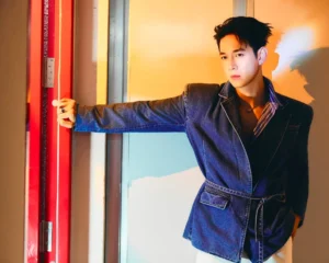 Song Luân khẳng định phong cách quý ông hiện đại tại tập mở màn Tinh Hà Say Hi