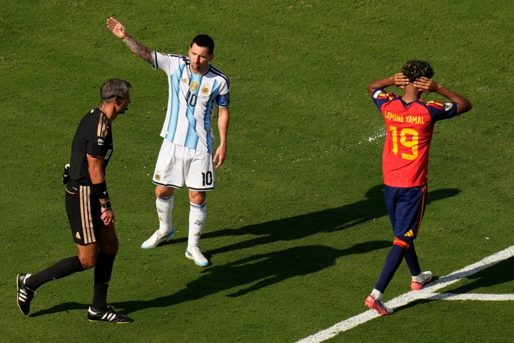 Var, trọng tài đã cố cứu Argentina, nhưng bóng đá đích thực đã chiến thắng_2