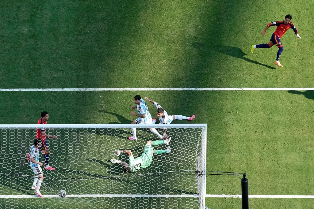 Var, trọng tài đã cố cứu Argentina, nhưng bóng đá đích thực đã chiến thắng_8