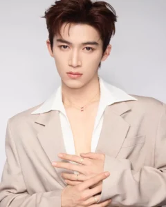 10 cách phối đồ áo blazer nam từ các sao nam nổi tiếng