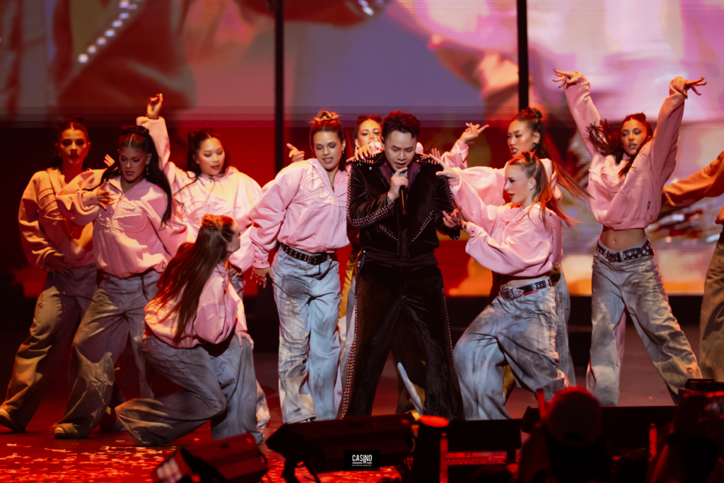 kosmik-live-concert-2026-tai-my-khep-lai-voi-nhung-san-khau-kho-quen 10