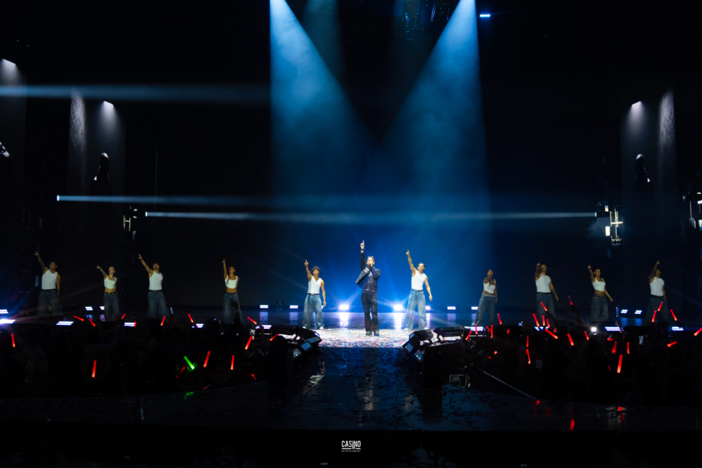 kosmik-live-concert-2026-tai-my-khep-lai-voi-nhung-san-khau-kho-quen 32