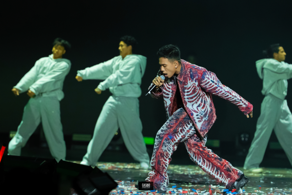 kosmik-live-concert-2026-tai-my-khep-lai-voi-nhung-san-khau-kho-quen 33