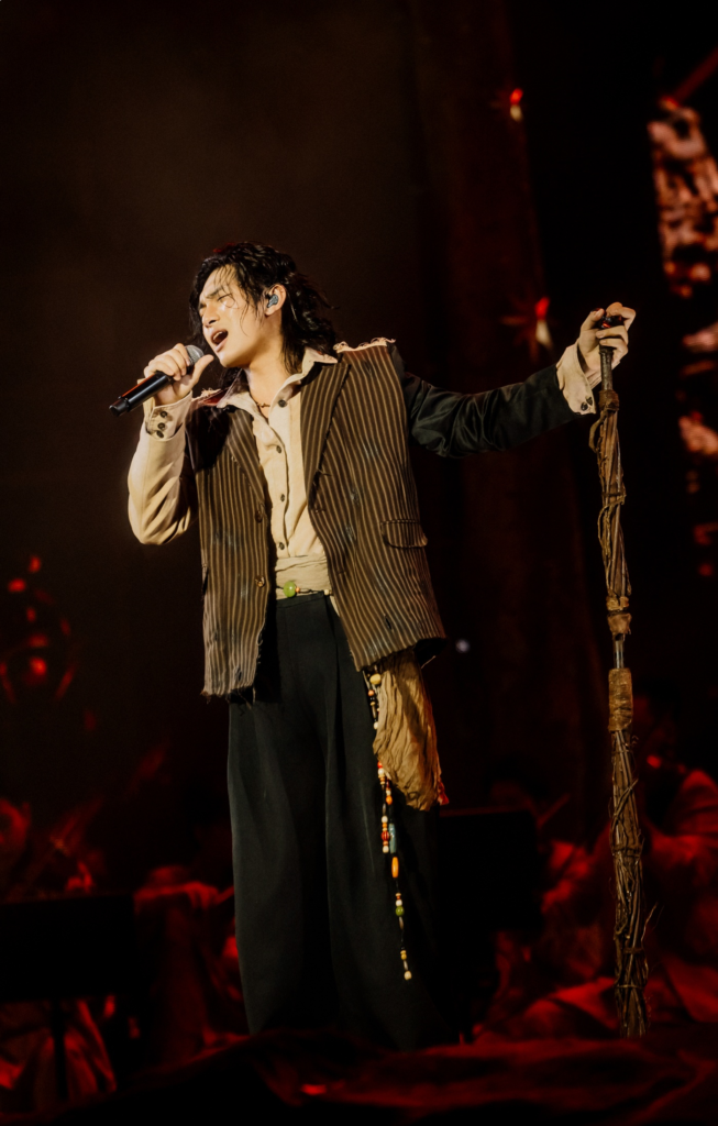 tlinh-va-phung-khanh-linh-nang-cam-xuc-concert-grey-d-len-dinh-diem 27