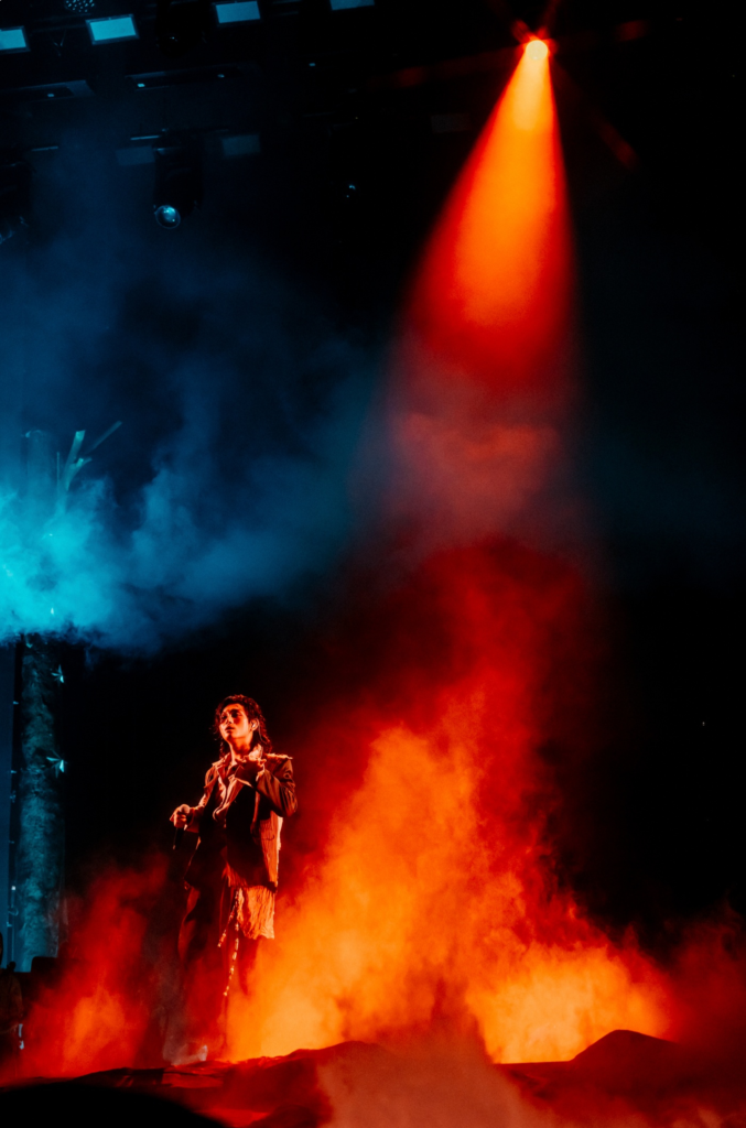 tlinh-va-phung-khanh-linh-nang-cam-xuc-concert-grey-d-len-dinh-diem 4