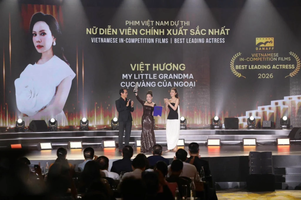tu-chien-tren-khong-thang-lon-tai-lien-hoan-phim-chau-a-da-nang-2026 4