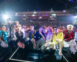 vuong-binh-don-sinh-nhat-ben-grey-d-phung-khanh-linh-tai-sao-concert thum 3