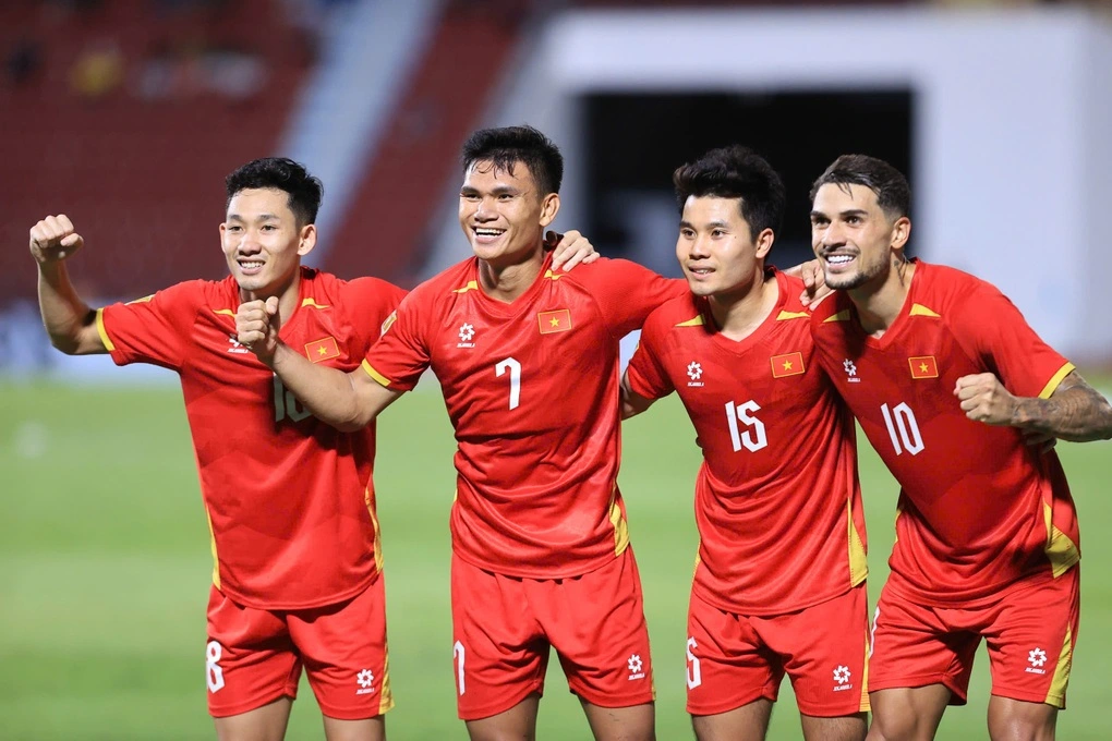 30 năm ASEAN Cup Nhập tịch, tái thiết và cuộc chơi mới_3
