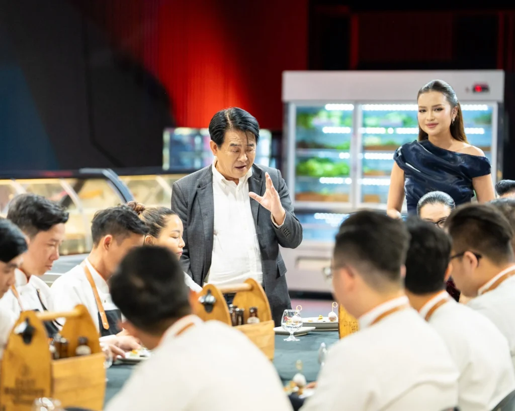 Chef Peter Cường Franklin mang ẩm thực đường phố Việt Nam đến Top Chef 2026