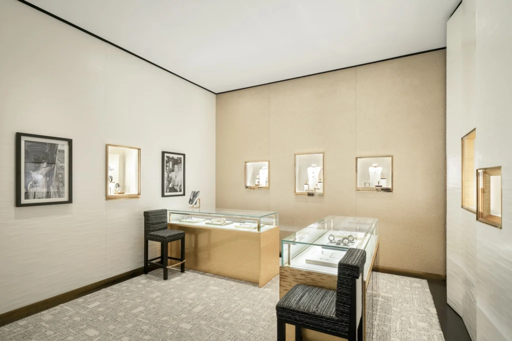 chanel_chanel-unveils-its-newly-expanded-fashion-boutique-at-rex-hotel-ho-chi-minh-city-4-HD