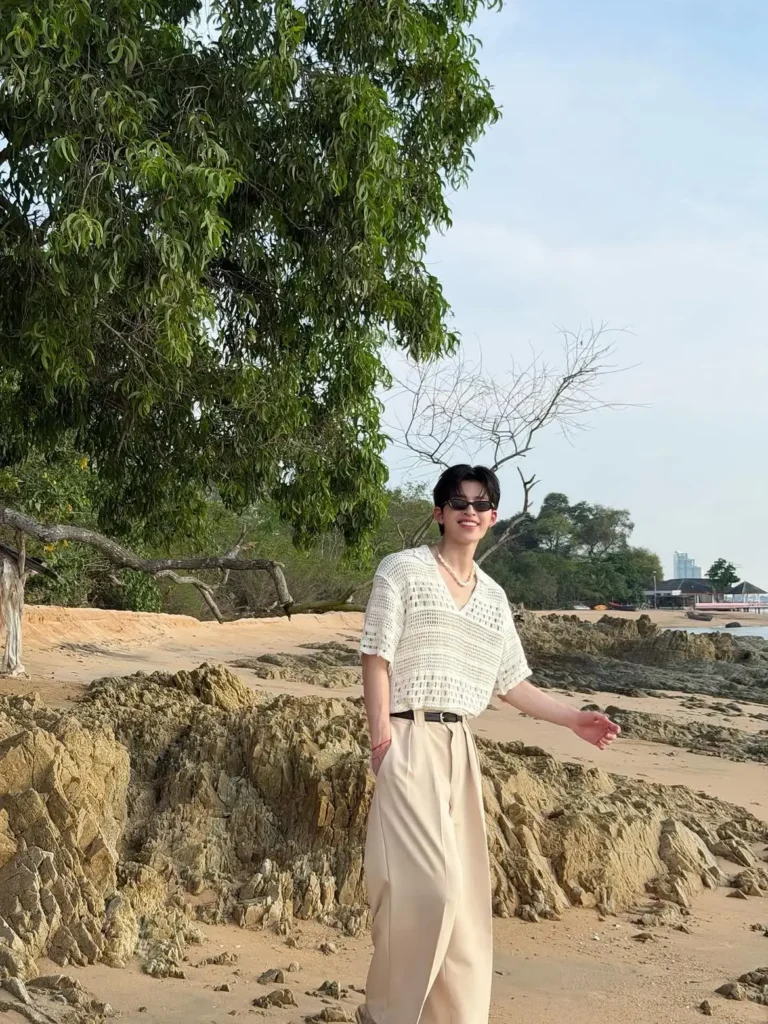 Phóng khoáng với áo dệt lưới