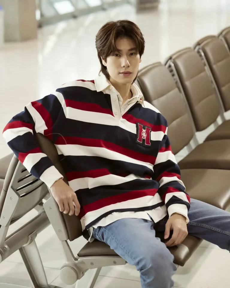 Áo polo form rộng dài tay phối quần jeans