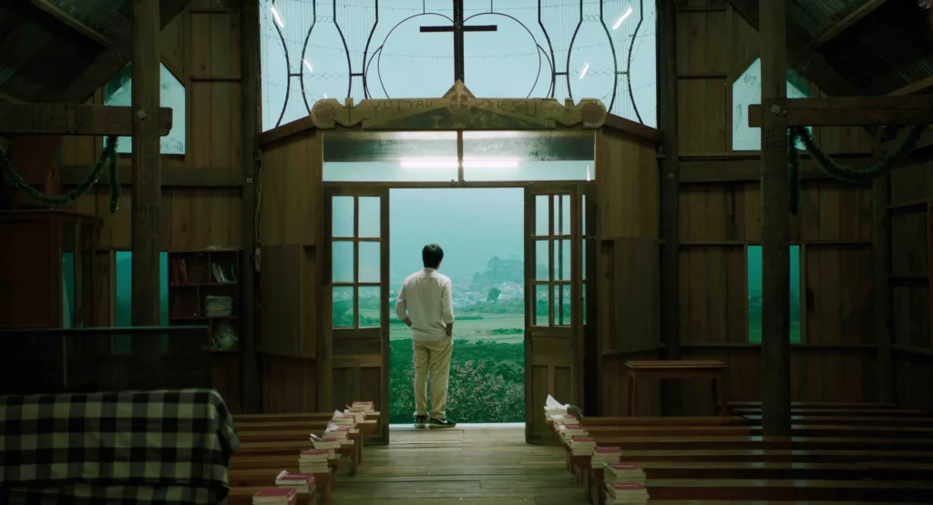 Bên trong vỏ kén vàng – Inside the Yellow Cocoon Shell (2023)