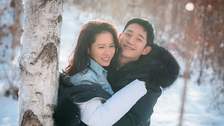 Chị đẹp mua cơm ngon cho tôi – Something in the Rain (2018)