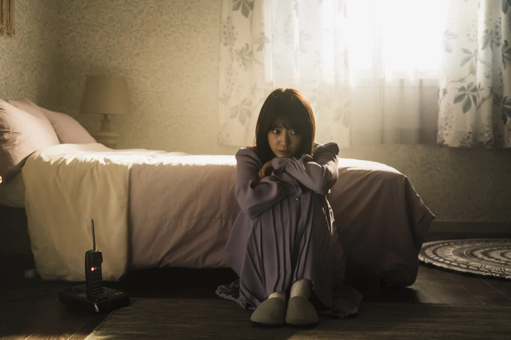 Phim kinh dị Hàn Quốc Netflix: Cuộc gọi – The Call (2020)
