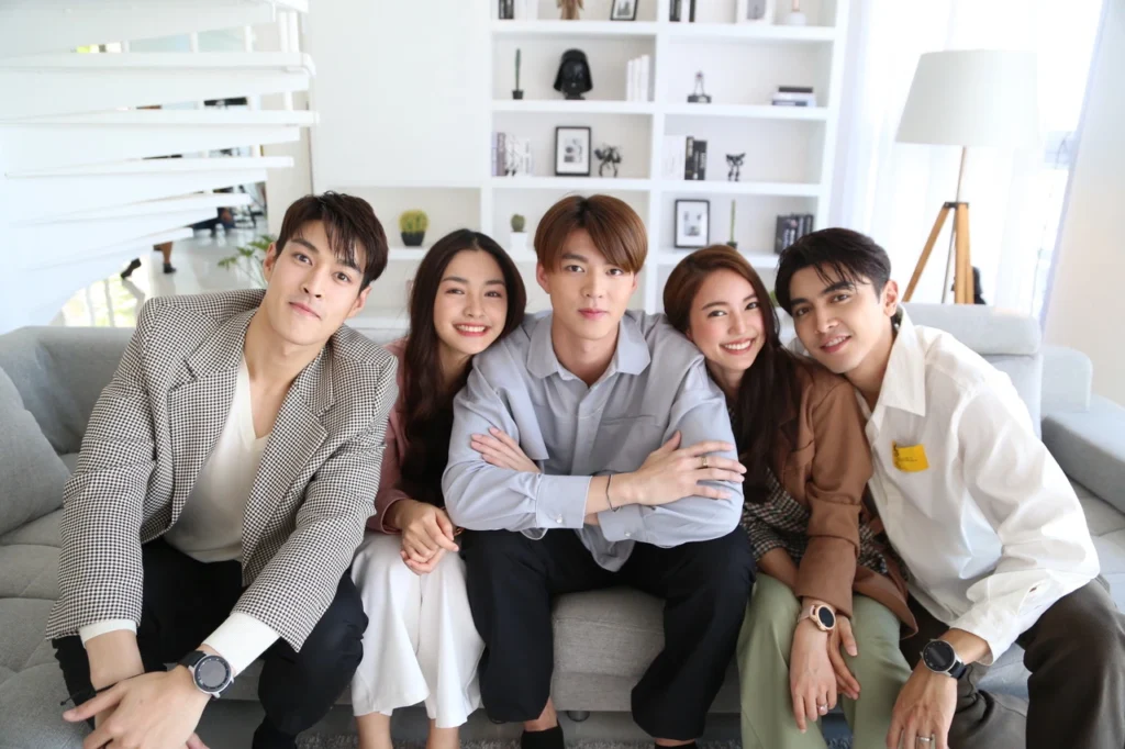 Minh châu rực rỡ – Praomook (2021)