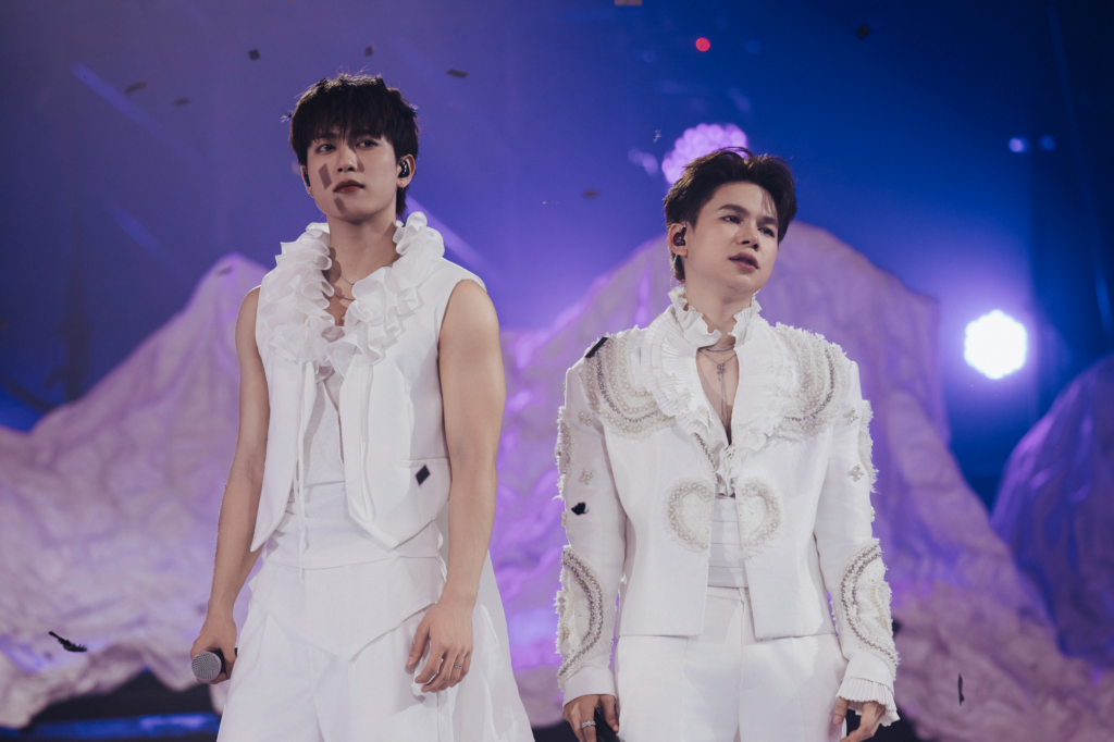 hoang-dung-ha-an-huy-lan-dau-song-ca-cam-on-tinh-yeu-toi-o-atvncg-2026 32
