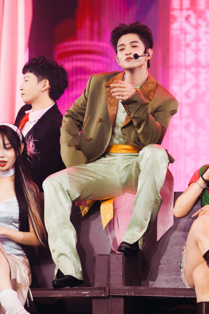 hoang-dung-ha-an-huy-lan-dau-song-ca-cam-on-tinh-yeu-toi-o-atvncg-2026 63