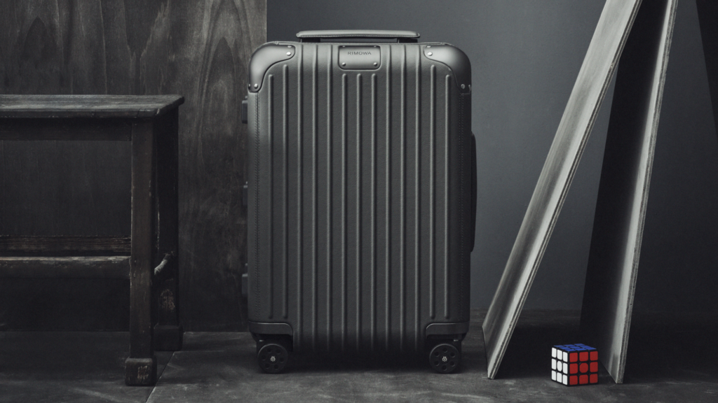 rimowa-ton-vinh-cuoc-song-khong-ngung-chuyen-dong-voi-bst-never-still 12