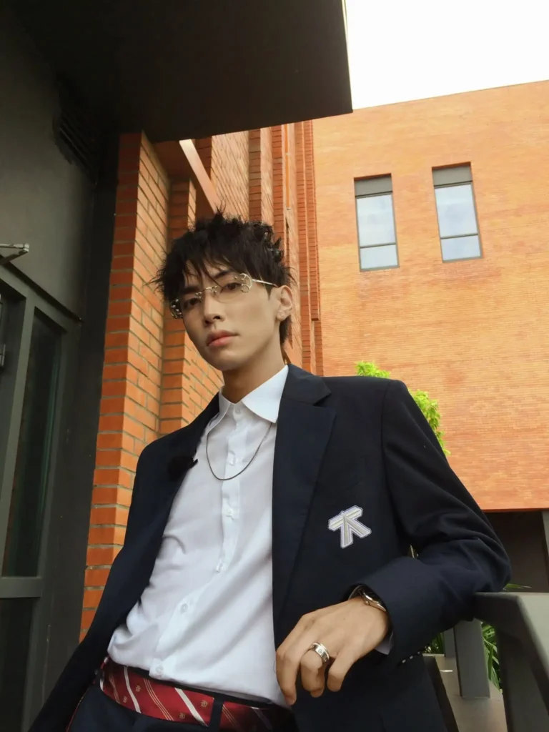 sao-việt-mặc-suit (18)
