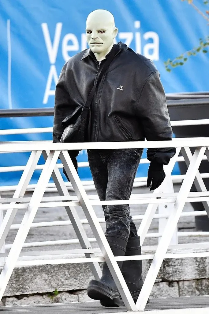 ye-mask (24)