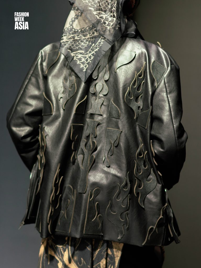 FWA_DAY 1_RUNWAY_DUC32