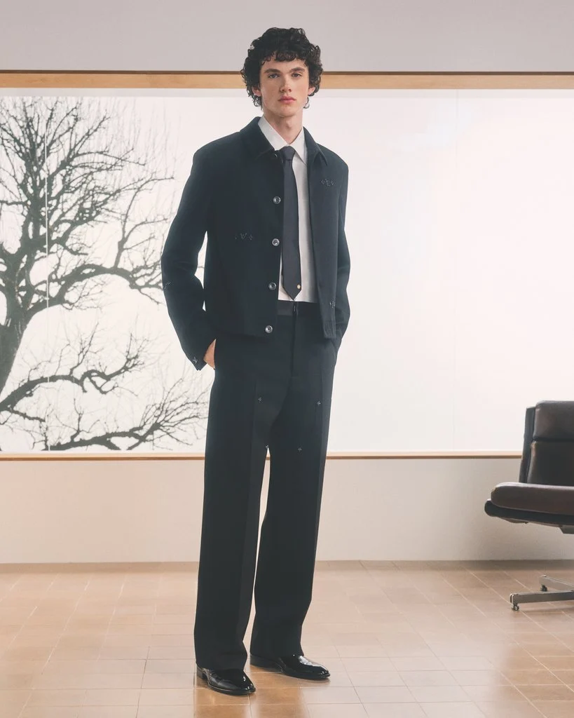 LOUIS-VUITTON-MENrsquoS-FORMAL-SPRING-SUMMER-2027-LOOK-18