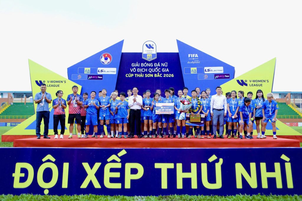 bau-hien-va-nhung-doi-bong-khong-mang-ten-ha-noi 3