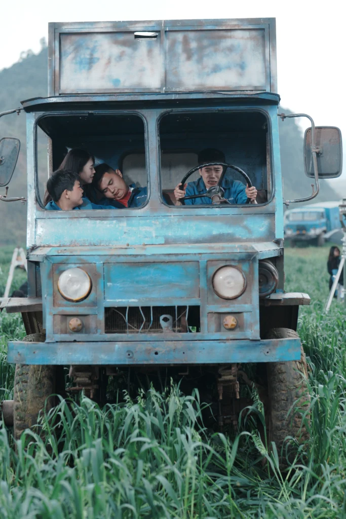 bo-sua-bay-tung-trailer-gay-to-mo-ve-the-gioi-di-biet 7
