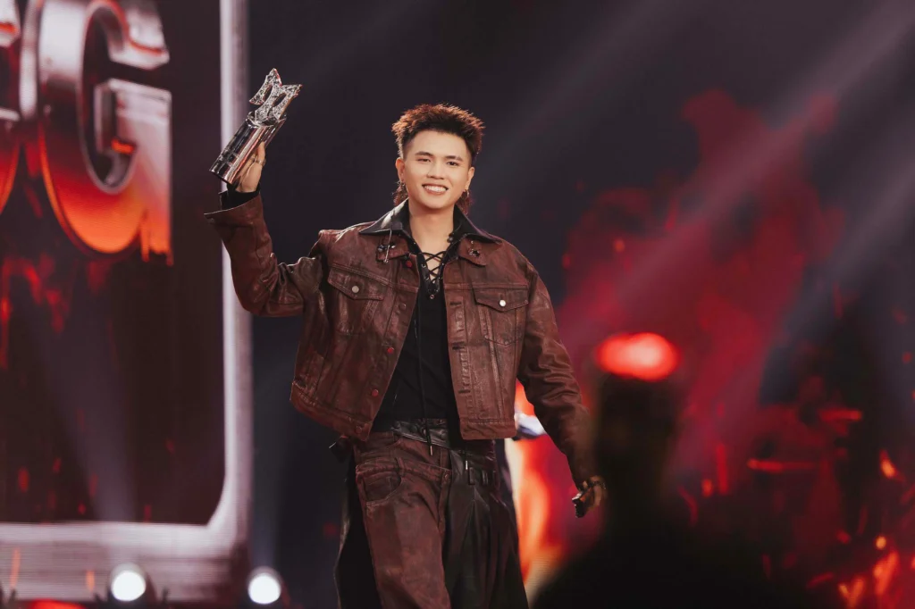 chung-ket-anh-trai-vuot-ngan-chong-gai-2026-cong-bo-17-anh-tai-ra-mat 4