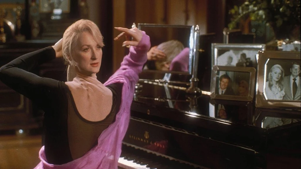 death_becomes_her_bg-02