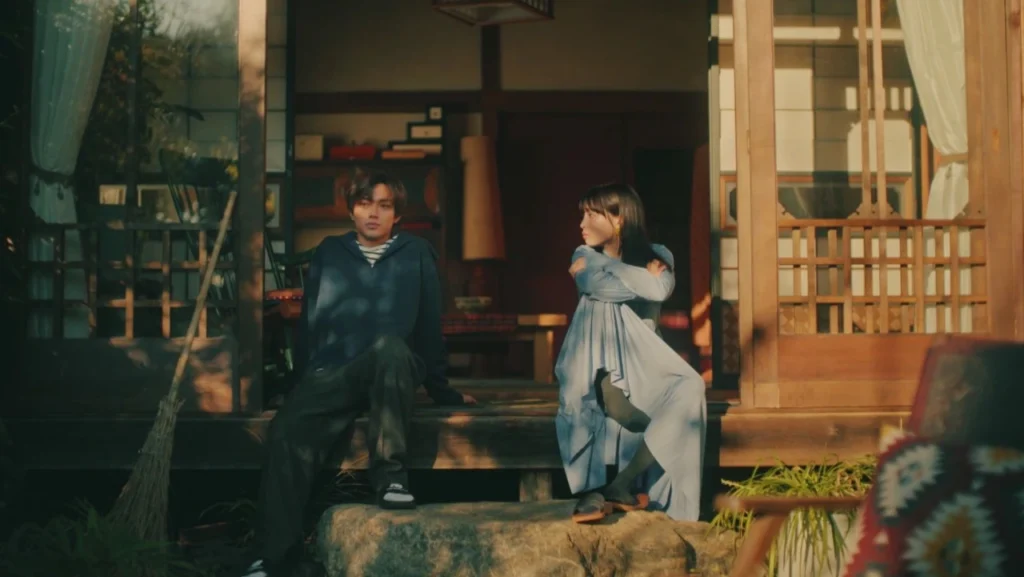 Nắm tay lúc hoàng hôn – Hold My Hand at Twilight (2023)