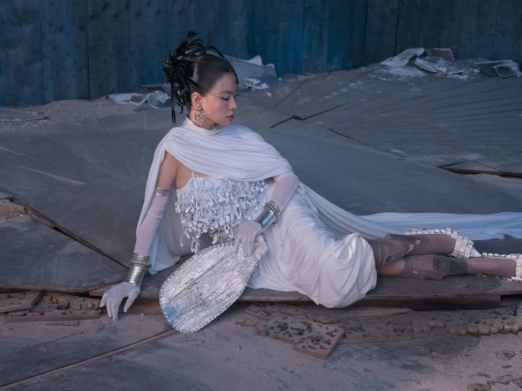hoàng-thuy-linh-thầy-dùi-bts (9)