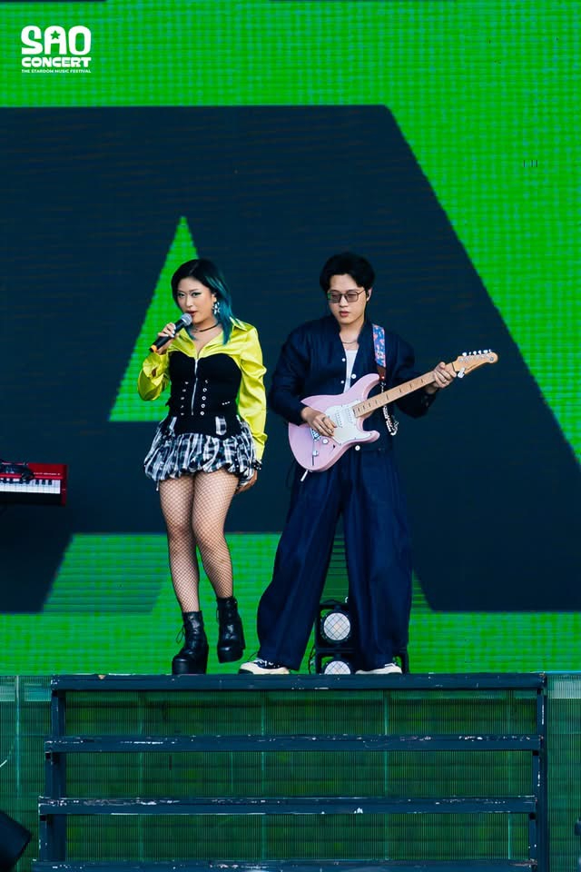 hon-50-nghe-si-hoi-tu-tai-sao-concert 12