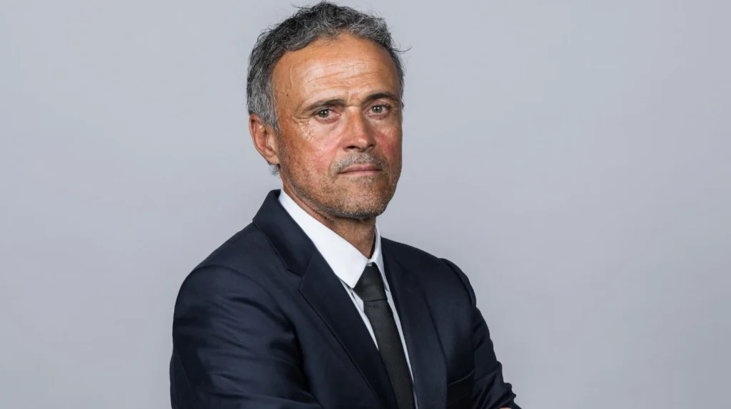 luis-enrique-va-nhung-dieu-lon-hon-bong-da